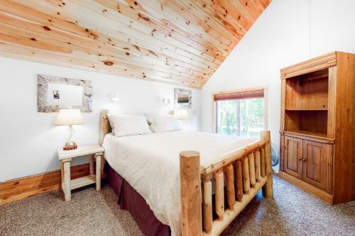 Pine Tree Lodge