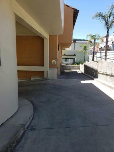 Beach Front In Avila - 370frnt