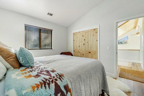 Blue Mountain Hideaway