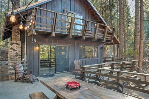 Peaceful And Wooded Arnold Cabin - Walk To Dtwn