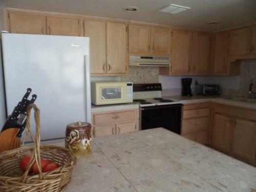 -condo Bermuda Fairway Villas 2 Br Minimun 28 Nights Bdcc