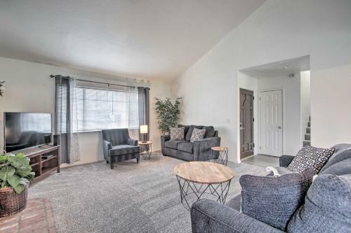 Renovated Bakersfield Home With Private Yard!