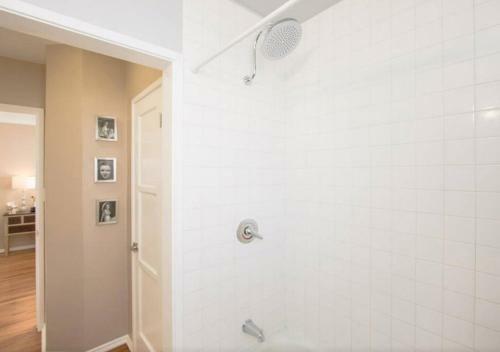 Apartamento The Burbank Sanctuary - Be Pampered - Full Kitchen