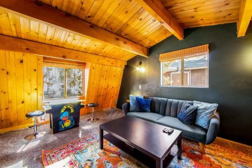 Samia's Bear Cabin