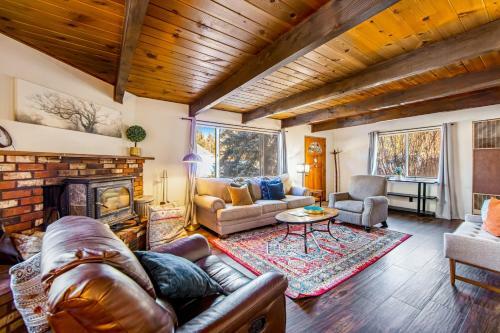 Samia's Bear Cabin