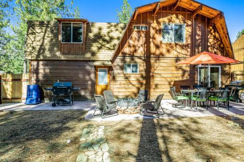 Samia's Bear Cabin