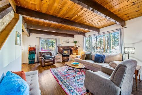 Samia's Bear Cabin