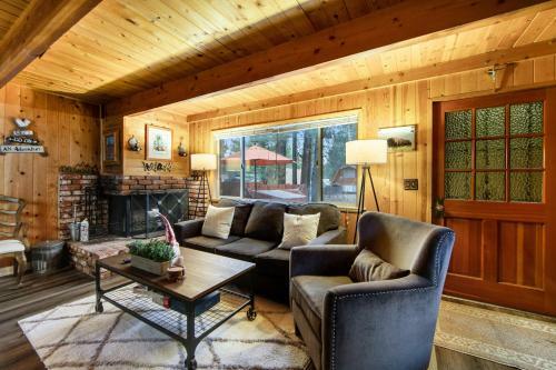 Little Foot Cabin