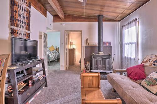 Quaint And Cozy Big Bear Cabin Pets Welcome!