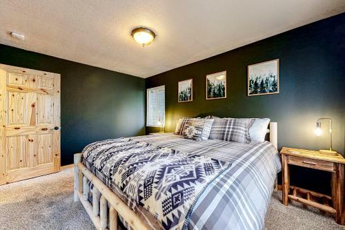 Country Club Cabin
