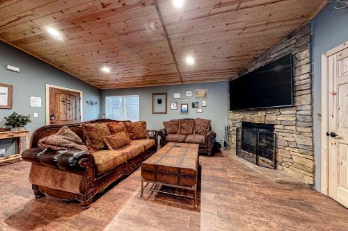 Country Club Cabin