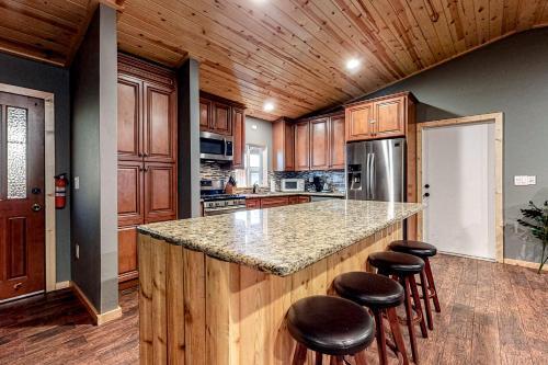 Country Club Cabin