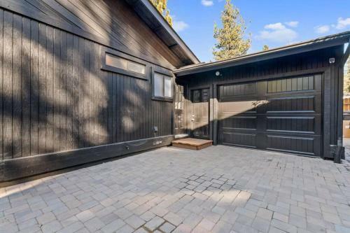 Modern Split Level Cabin -hot Tub & Game Room