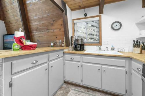 Big Bear Lookout Lodge