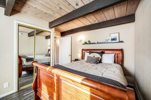 Moon Bay Cabin