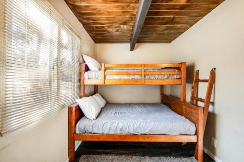 Moon Bay Cabin