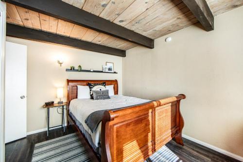 Moon Bay Cabin