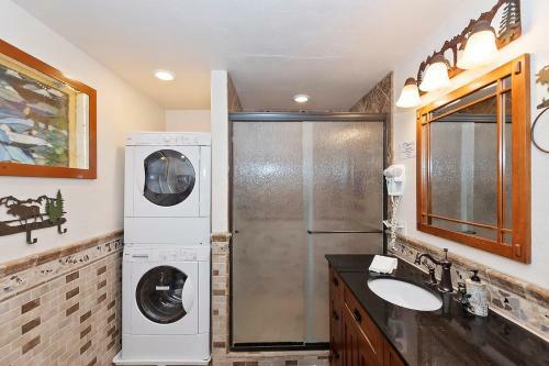Doormat Vacation Rentals - Pine Rock Cabin