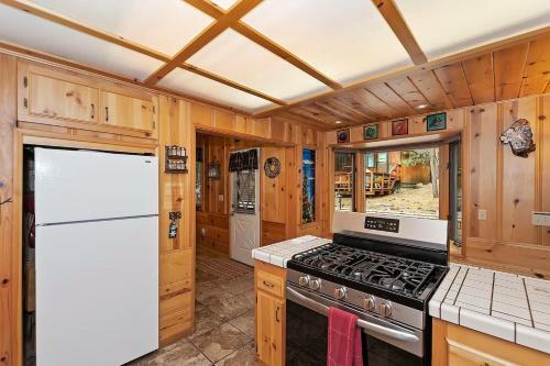 Doormat Vacation Rentals - Pine Rock Cabin