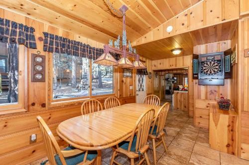 Doormat Vacation Rentals - Pine Rock Cabin