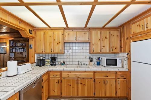 Doormat Vacation Rentals - Pine Rock Cabin