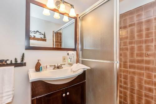 Doormat Vacation Rentals - Pine Rock Cabin