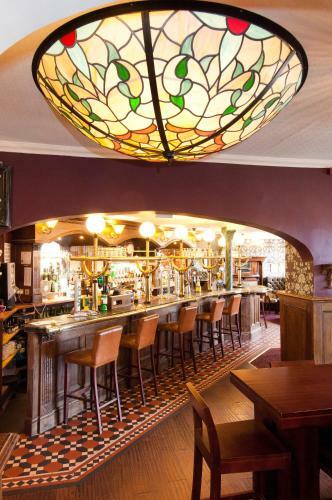 Posada Globe & Crown