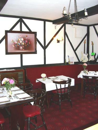 Hostal The Golden Lion Hotel