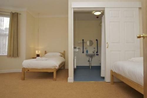 All Seasons Lodge Hotel
