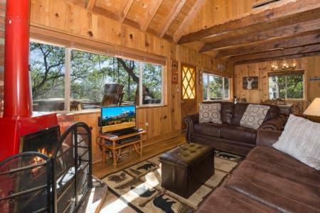 Doormat Vacation Rentals - Moonridge Mountain Manor