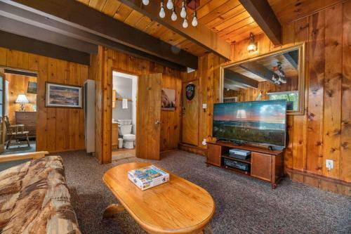 Moonridge Bear Mountain Cabin