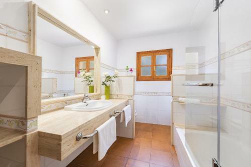 New! Villa Ramis