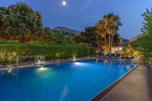 Formosa, Cala Sant Vicen�, 500m. From The Beach