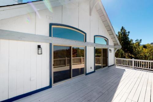 Starlight Lodge
