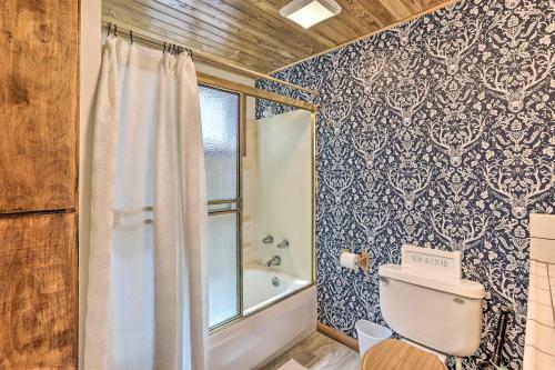 Cozy Cabin About 3 Mi To Big Bear Mtn Ski Resort!