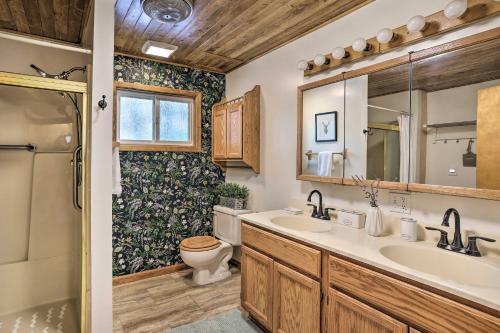 Cozy Cabin About 3 Mi To Big Bear Mtn Ski Resort!