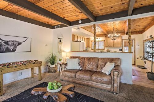 Cozy Cabin About 3 Mi To Big Bear Mtn Ski Resort!