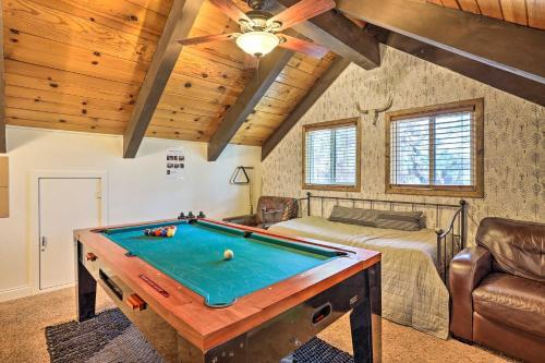 Cozy Cabin About 3 Mi To Big Bear Mtn Ski Resort!