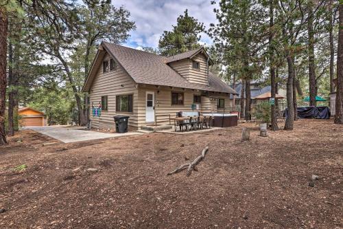 Cozy Cabin About 3 Mi To Big Bear Mtn Ski Resort!
