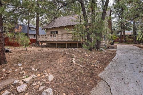 Cozy Cabin About 3 Mi To Big Bear Mtn Ski Resort!