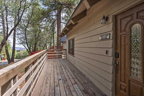 Cozy Cabin About 3 Mi To Big Bear Mtn Ski Resort!