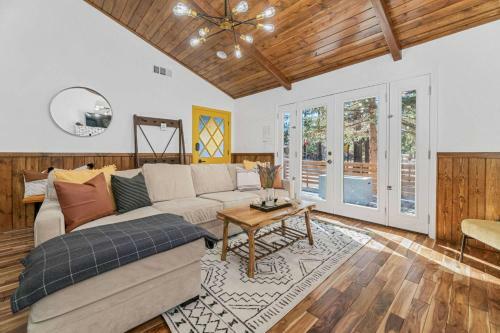 Yellow Pine Lodge