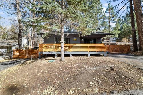 Yellow Pine Lodge