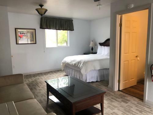Hotel Bay Meadows Resort