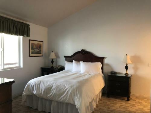 Hotel Bay Meadows Resort