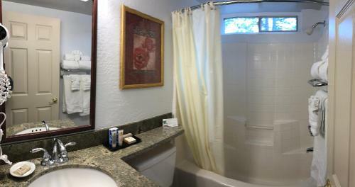 Hotel Bay Meadows Resort