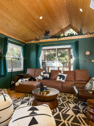 Bear Cabin-central Ac, Play Deck, Jacuzzi
