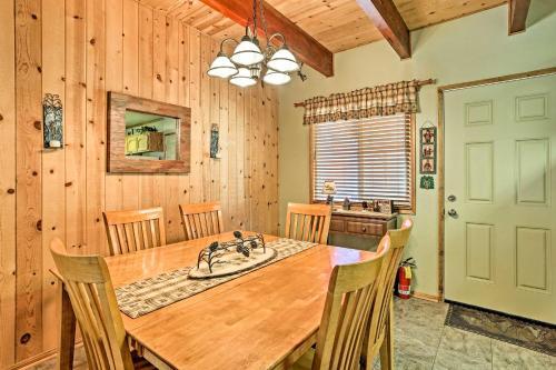 Homely Pet-friendly Abode, 3 Mi To Skiing!