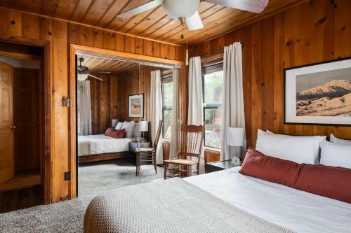 Cougar Rd - Cougar Lodge