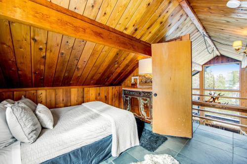 Black Raven Cabin